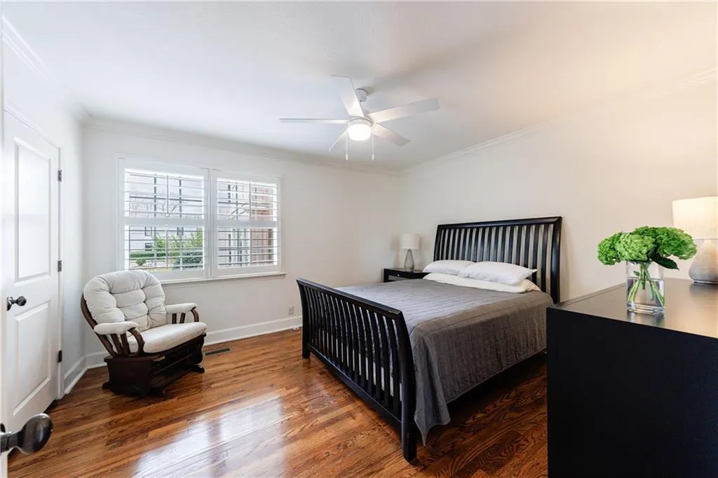 115 Peachtree Memorial Drive Nw Unit C1, Atlanta, Georgia 30309, 2 Bedrooms Bedrooms, ,1 BathroomBathrooms,Residential,For Sale,115 Peachtree Memorial Drive Nw Unit C1,7611616