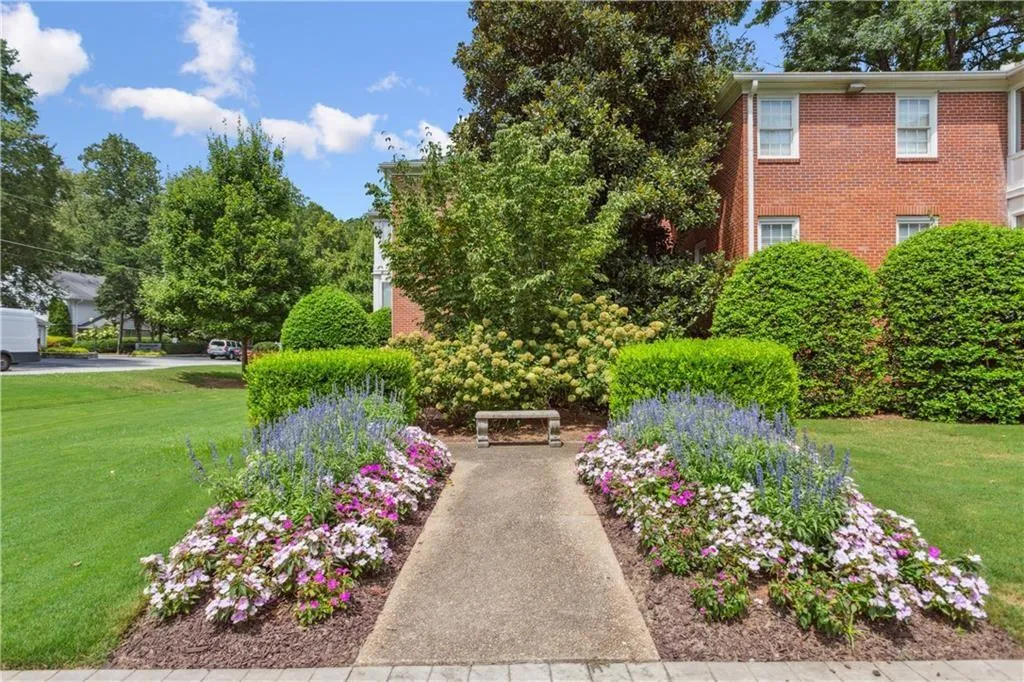 115 Peachtree Memorial Drive Nw Unit C1, Atlanta, Georgia 30309, 2 Bedrooms Bedrooms, ,1 BathroomBathrooms,Residential,For Sale,115 Peachtree Memorial Drive Nw Unit C1,7611616