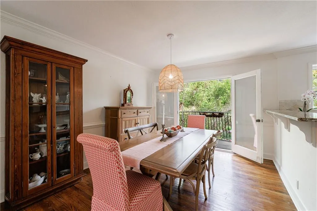 115 Peachtree Memorial Drive Nw Unit C1, Atlanta, Georgia 30309, 2 Bedrooms Bedrooms, ,1 BathroomBathrooms,Residential,For Sale,115 Peachtree Memorial Drive Nw Unit C1,7611616