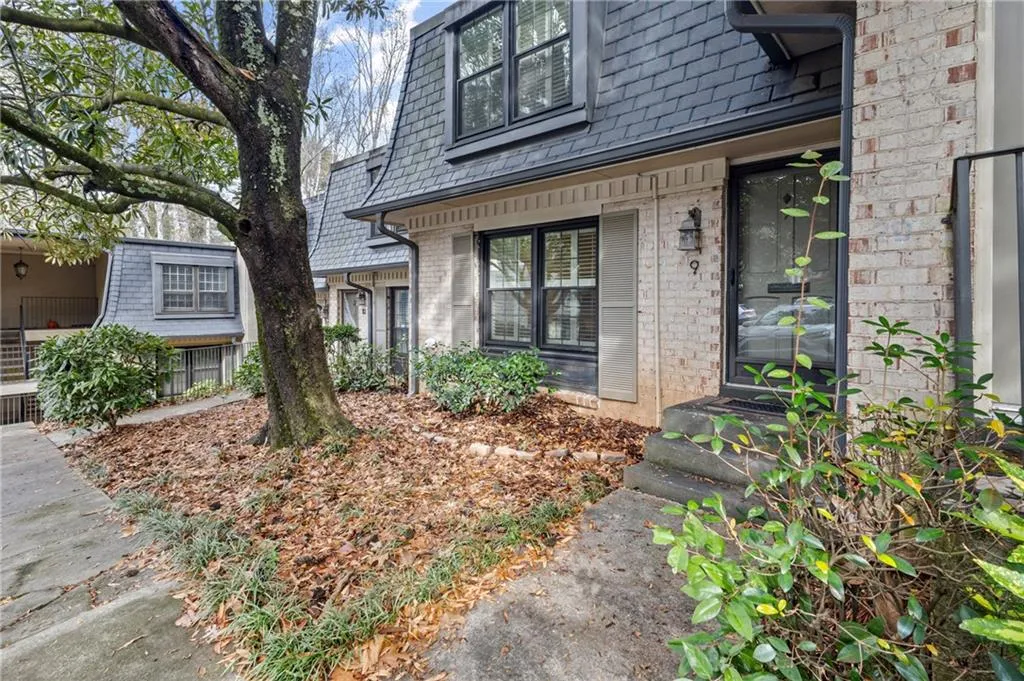 9 Vista Square Nw, Atlanta, Georgia 30327, 2 Bedrooms Bedrooms, 0 ,2 BathroomsBathrooms,Residential,For Sale,9 Vista Square Nw,7726591