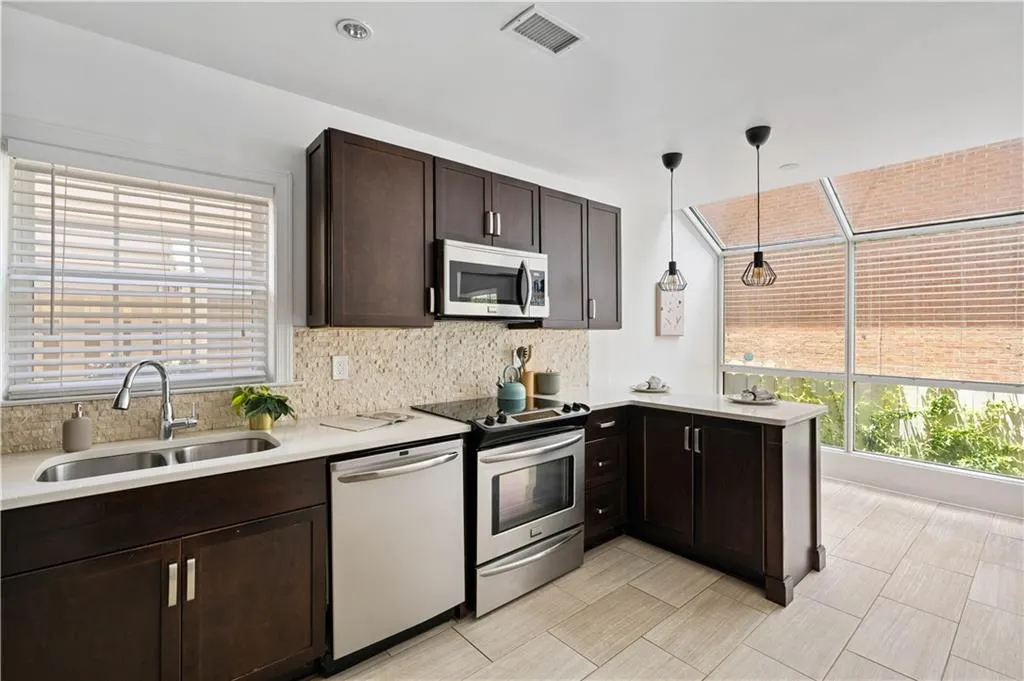 24 Mount Vernon Circle, Atlanta, Georgia 30338, 2 Bedrooms Bedrooms, ,2 BathroomsBathrooms,Residential,Sold,24 Mount Vernon Circle,7245612