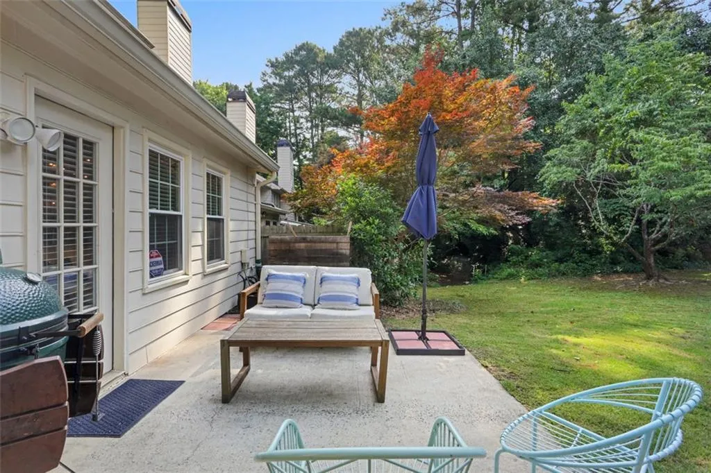 7915 Briar Villa Place, Sandy Springs, Georgia 30350, 3 Bedrooms Bedrooms, ,2 BathroomsBathrooms,Residential,Sold,7915 Briar Villa Place,7065296