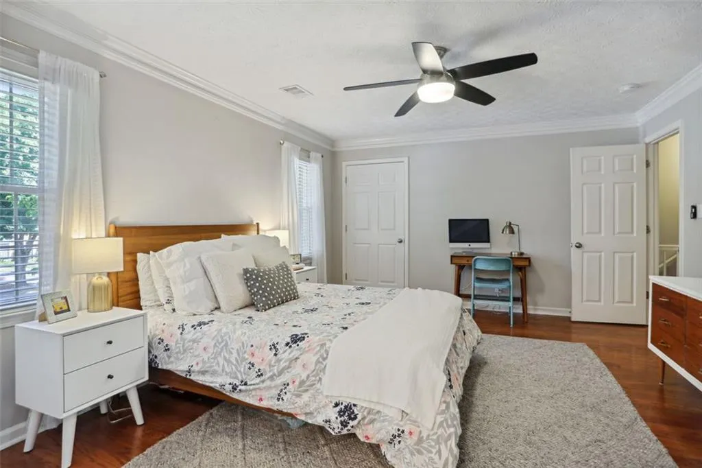 7915 Briar Villa Place, Sandy Springs, Georgia 30350, 3 Bedrooms Bedrooms, ,2 BathroomsBathrooms,Residential,Sold,7915 Briar Villa Place,7065296