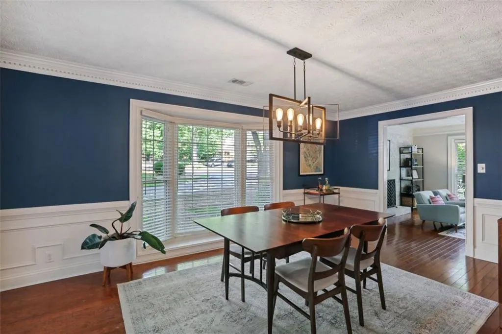 7915 Briar Villa Place, Sandy Springs, Georgia 30350, 3 Bedrooms Bedrooms, ,2 BathroomsBathrooms,Residential,Sold,7915 Briar Villa Place,7065296