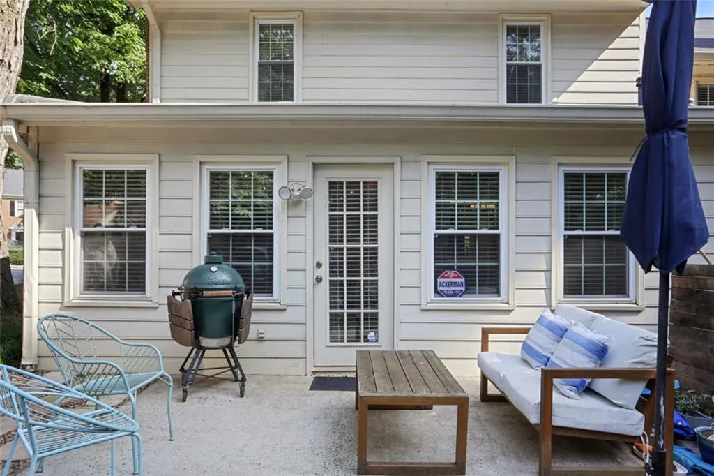 7915 Briar Villa Place, Sandy Springs, Georgia 30350, 3 Bedrooms Bedrooms, ,2 BathroomsBathrooms,Residential,Sold,7915 Briar Villa Place,7065296