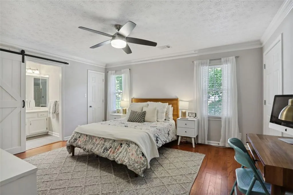 7915 Briar Villa Place, Sandy Springs, Georgia 30350, 3 Bedrooms Bedrooms, ,2 BathroomsBathrooms,Residential,Sold,7915 Briar Villa Place,7065296