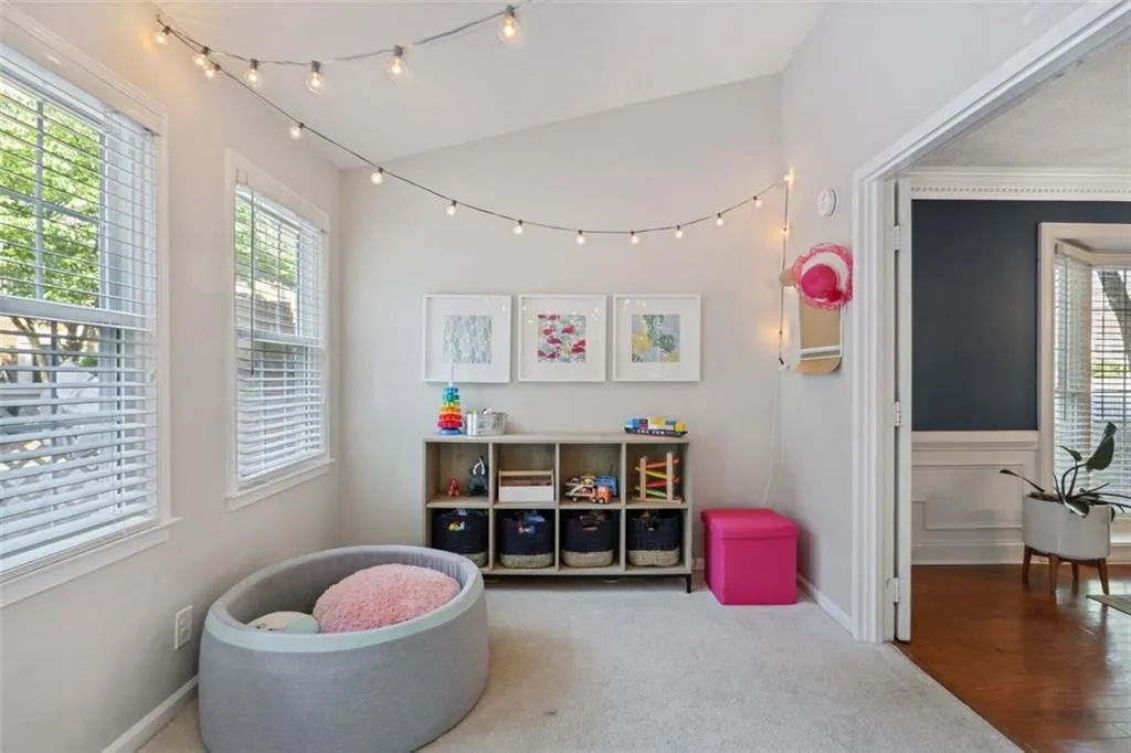 7915 Briar Villa Place, Sandy Springs, Georgia 30350, 3 Bedrooms Bedrooms, ,2 BathroomsBathrooms,Residential,Sold,7915 Briar Villa Place,7065296