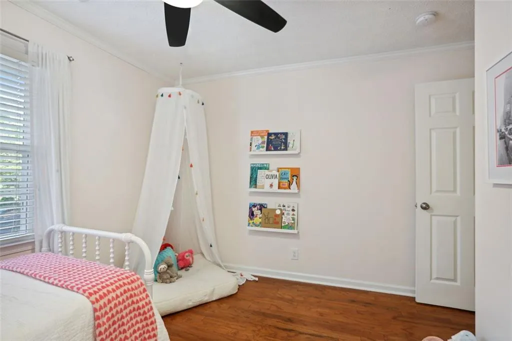 7915 Briar Villa Place, Sandy Springs, Georgia 30350, 3 Bedrooms Bedrooms, ,2 BathroomsBathrooms,Residential,Sold,7915 Briar Villa Place,7065296