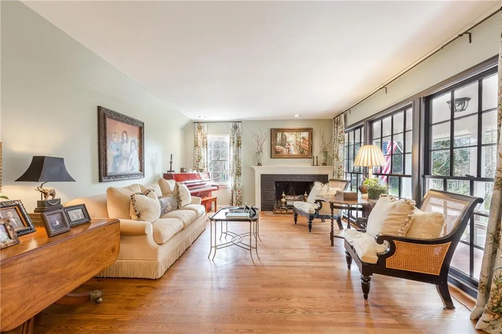2798 Dover Road Nw, Atlanta, Georgia 30327, 4 Bedrooms Bedrooms, ,3 BathroomsBathrooms,Residential,Sold,2798 Dover Road Nw,5967243