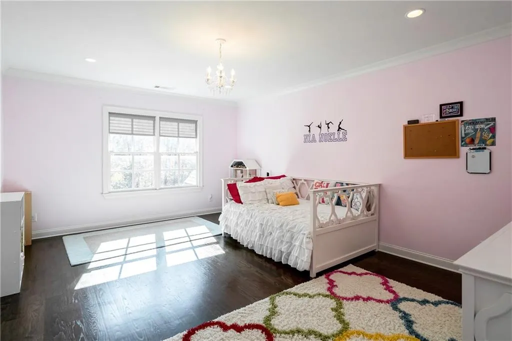 5020 Riverview Road, Sandy Springs, Georgia 30327, 5 Bedrooms Bedrooms, ,5 BathroomsBathrooms,Residential,Sold,5020 Riverview Road,6656787