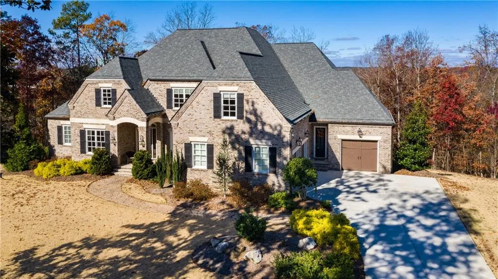 5020 Riverview Road, Sandy Springs, Georgia 30327, 5 Bedrooms Bedrooms, ,5 BathroomsBathrooms,Residential,Sold,5020 Riverview Road,6656787