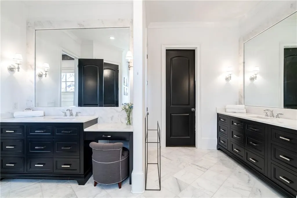 5020 Riverview Road, Sandy Springs, Georgia 30327, 5 Bedrooms Bedrooms, ,5 BathroomsBathrooms,Residential,Sold,5020 Riverview Road,6656787