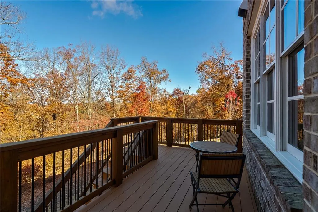 5020 Riverview Road, Sandy Springs, Georgia 30327, 5 Bedrooms Bedrooms, ,5 BathroomsBathrooms,Residential,Sold,5020 Riverview Road,6656787