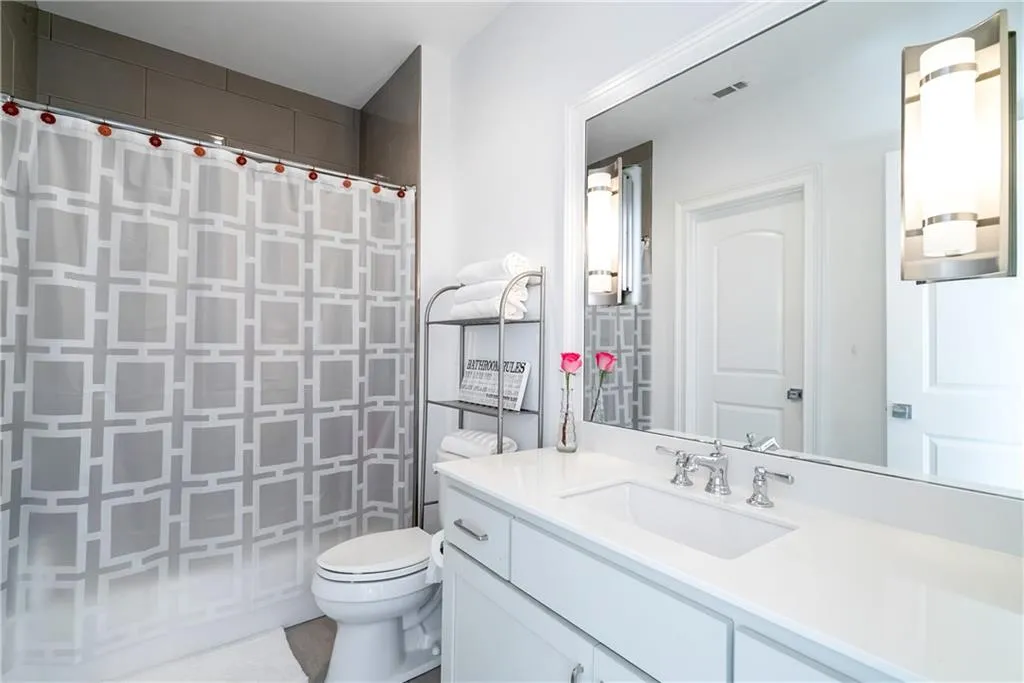 5020 Riverview Road, Sandy Springs, Georgia 30327, 5 Bedrooms Bedrooms, ,5 BathroomsBathrooms,Residential,Sold,5020 Riverview Road,6656787