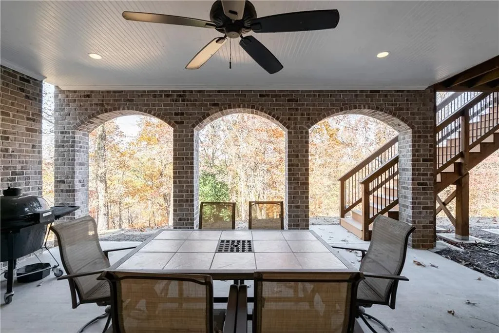 5020 Riverview Road, Sandy Springs, Georgia 30327, 5 Bedrooms Bedrooms, ,5 BathroomsBathrooms,Residential,Sold,5020 Riverview Road,6656787