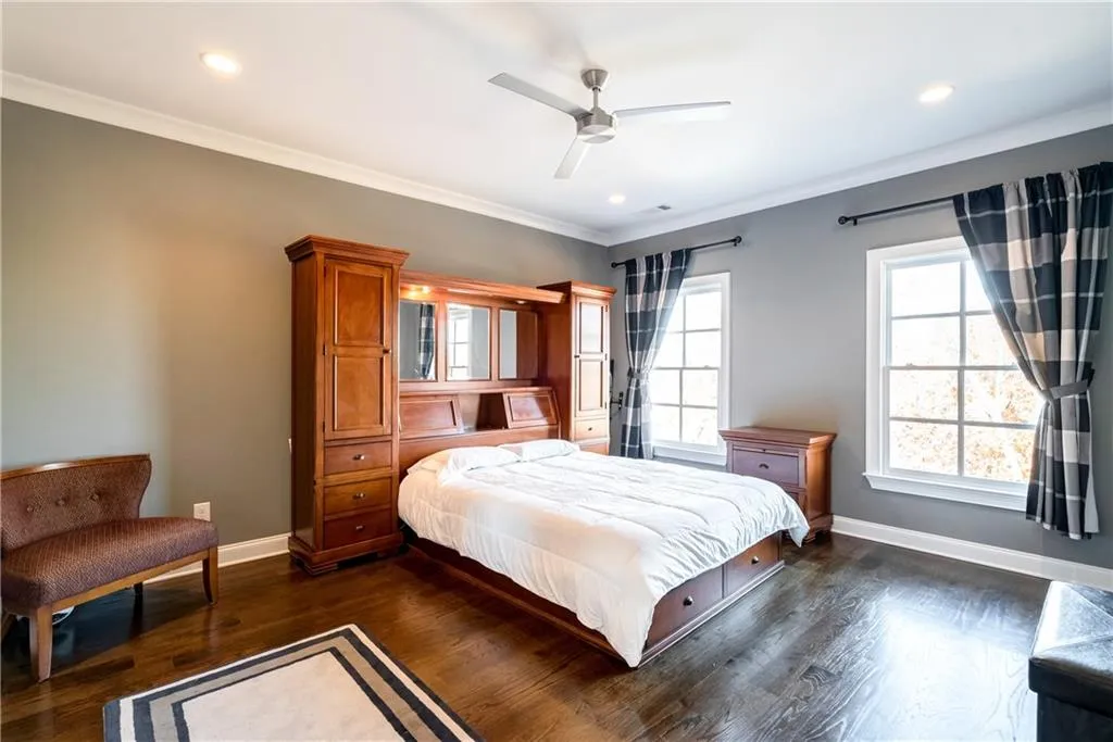 5020 Riverview Road, Sandy Springs, Georgia 30327, 5 Bedrooms Bedrooms, ,5 BathroomsBathrooms,Residential,Sold,5020 Riverview Road,6656787