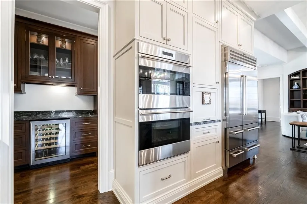 5020 Riverview Road, Sandy Springs, Georgia 30327, 5 Bedrooms Bedrooms, ,5 BathroomsBathrooms,Residential,Sold,5020 Riverview Road,6656787