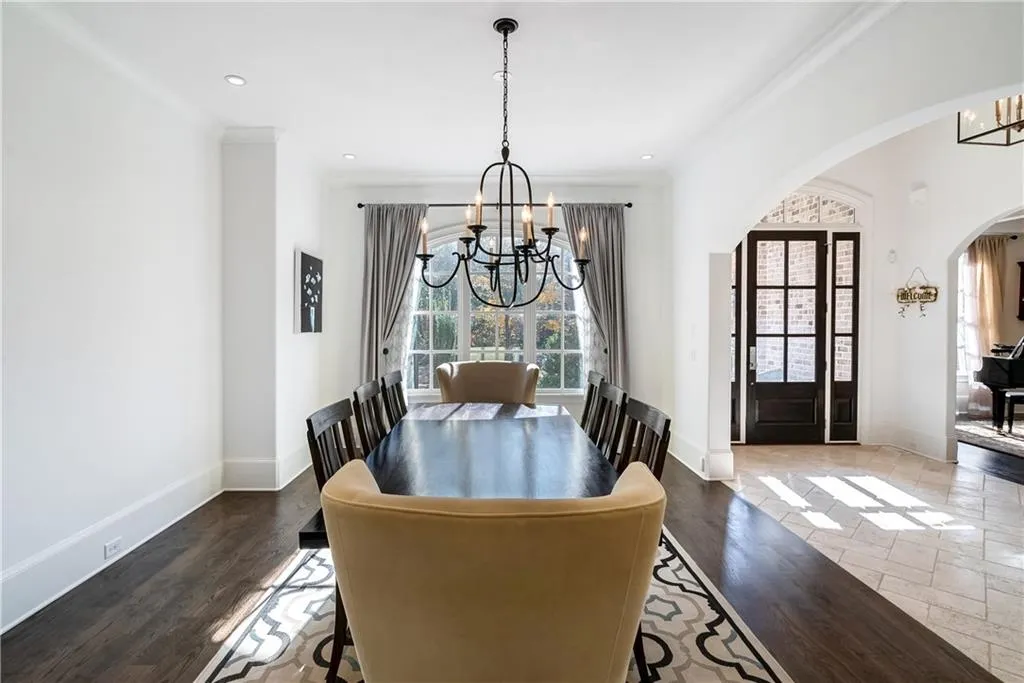 5020 Riverview Road, Sandy Springs, Georgia 30327, 5 Bedrooms Bedrooms, ,5 BathroomsBathrooms,Residential,Sold,5020 Riverview Road,6656787