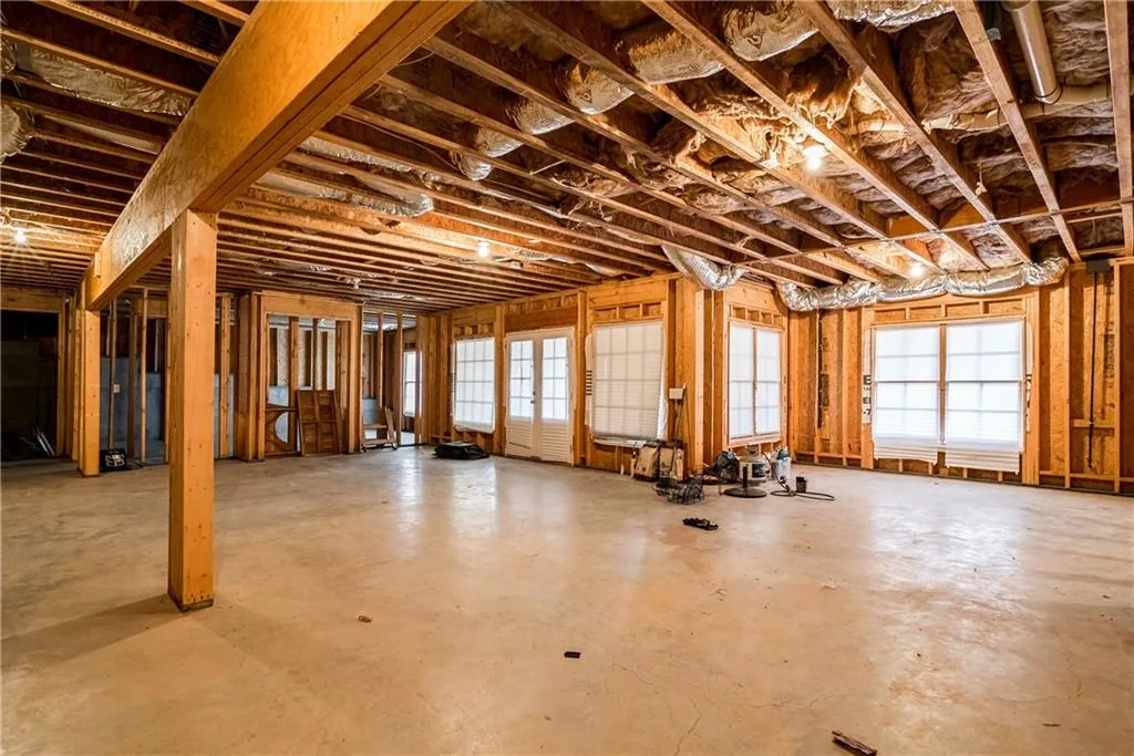 5020 Riverview Road, Sandy Springs, Georgia 30327, 5 Bedrooms Bedrooms, ,5 BathroomsBathrooms,Residential,Sold,5020 Riverview Road,6656787