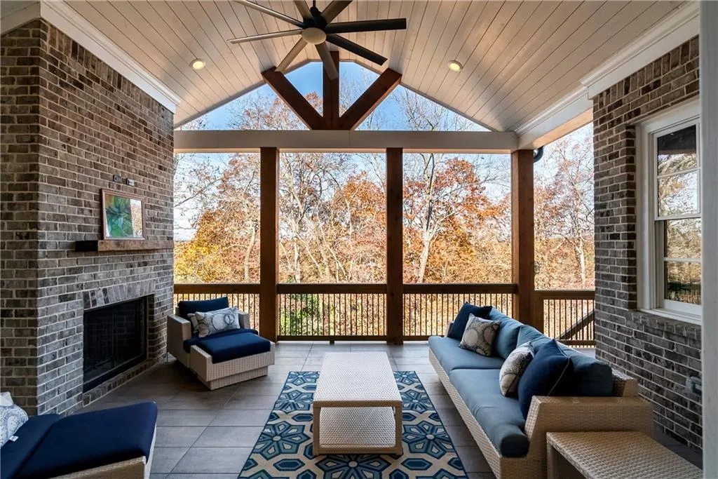 5020 Riverview Road, Sandy Springs, Georgia 30327, 5 Bedrooms Bedrooms, ,5 BathroomsBathrooms,Residential,Sold,5020 Riverview Road,6656787