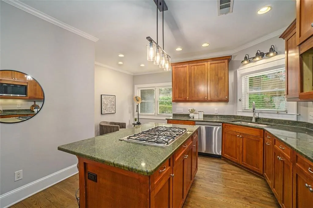 232 Lindbergh Drive Ne, Atlanta, Georgia 30305, 3 Bedrooms Bedrooms, ,2 BathroomsBathrooms,Residential,For Sale,232 Lindbergh Drive Ne,7641169