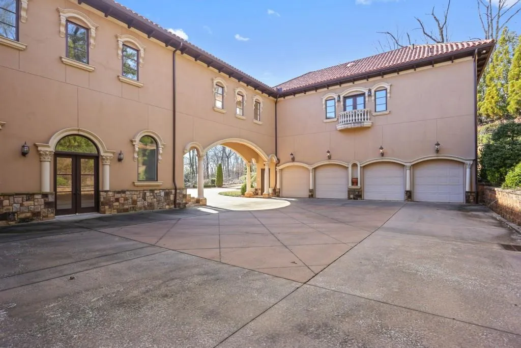 5115 Northside Drive, Atlanta, Georgia 30327, 8 Bedrooms Bedrooms, ,8 BathroomsBathrooms,Residential,Sold,5115 Northside Drive,6674396