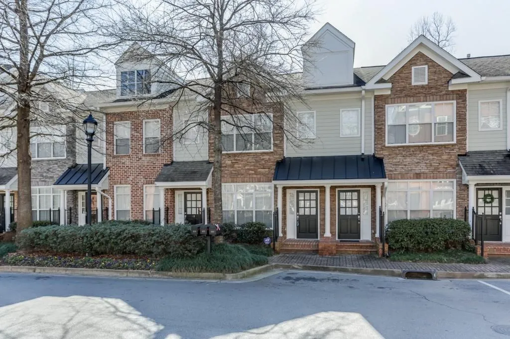 1171 Glenridge Place, Atlanta, Georgia 30342, 1 Bedroom Bedrooms, ,1 BathroomBathrooms,Residential,Sold,1171 Glenridge Place,6125293