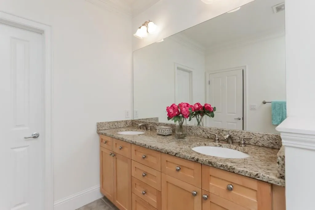1171 Glenridge Place, Atlanta, Georgia 30342, 1 Bedroom Bedrooms, ,1 BathroomBathrooms,Residential,Sold,1171 Glenridge Place,6125293