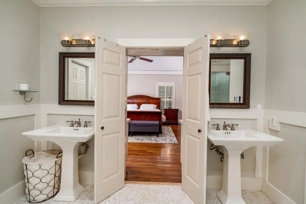 2125 Spalding Drive, Sandy Springs, Georgia 30350, 5 Bedrooms Bedrooms, ,3 BathroomsBathrooms,Residential,Sold,2125 Spalding Drive,6872453