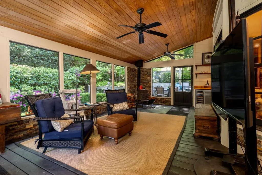 2125 Spalding Drive, Sandy Springs, Georgia 30350, 5 Bedrooms Bedrooms, ,3 BathroomsBathrooms,Residential,Sold,2125 Spalding Drive,6872453