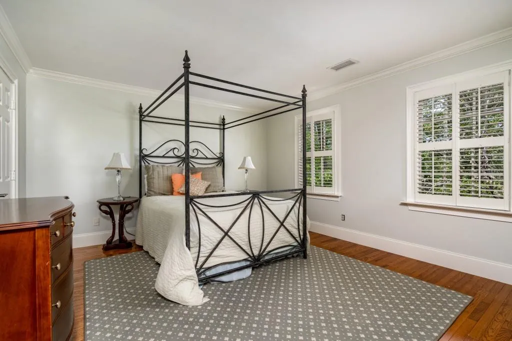 2125 Spalding Drive, Sandy Springs, Georgia 30350, 5 Bedrooms Bedrooms, ,3 BathroomsBathrooms,Residential,Sold,2125 Spalding Drive,6872453