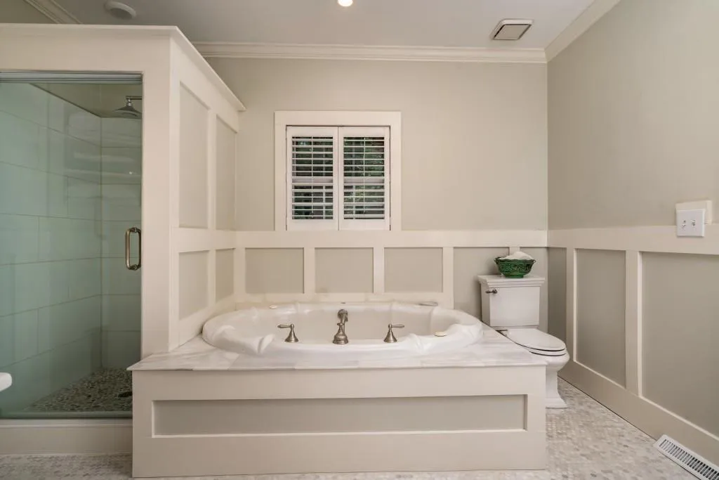 2125 Spalding Drive, Sandy Springs, Georgia 30350, 5 Bedrooms Bedrooms, ,3 BathroomsBathrooms,Residential,Sold,2125 Spalding Drive,6872453