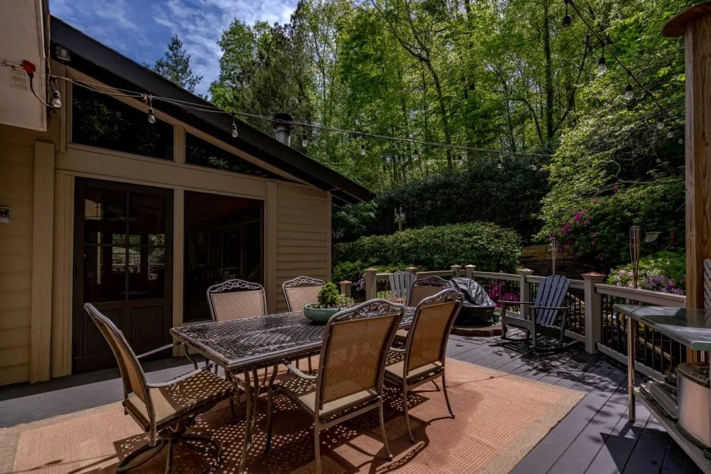 2125 Spalding Drive, Sandy Springs, Georgia 30350, 5 Bedrooms Bedrooms, ,3 BathroomsBathrooms,Residential,Sold,2125 Spalding Drive,6872453