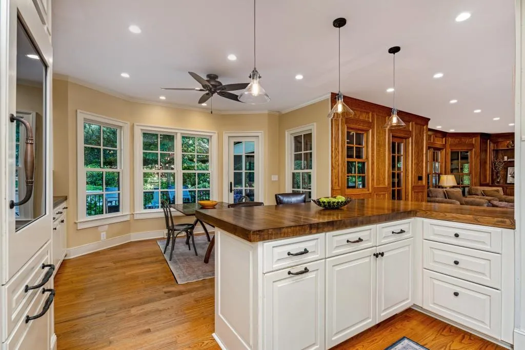 2125 Spalding Drive, Sandy Springs, Georgia 30350, 5 Bedrooms Bedrooms, ,3 BathroomsBathrooms,Residential,Sold,2125 Spalding Drive,6872453