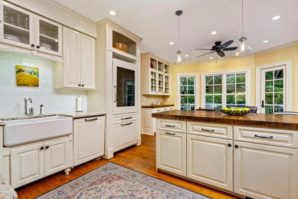 2125 Spalding Drive, Sandy Springs, Georgia 30350, 5 Bedrooms Bedrooms, ,3 BathroomsBathrooms,Residential,Sold,2125 Spalding Drive,6872453