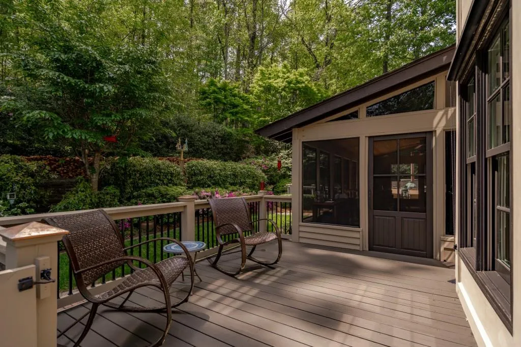 2125 Spalding Drive, Sandy Springs, Georgia 30350, 5 Bedrooms Bedrooms, ,3 BathroomsBathrooms,Residential,Sold,2125 Spalding Drive,6872453