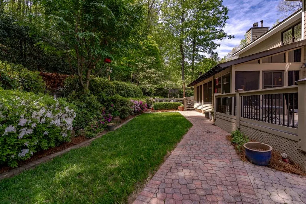 2125 Spalding Drive, Sandy Springs, Georgia 30350, 5 Bedrooms Bedrooms, ,3 BathroomsBathrooms,Residential,Sold,2125 Spalding Drive,6872453