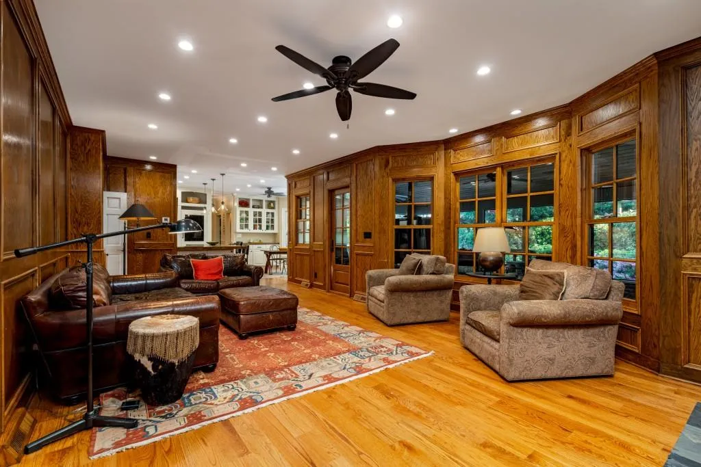 2125 Spalding Drive, Sandy Springs, Georgia 30350, 5 Bedrooms Bedrooms, ,3 BathroomsBathrooms,Residential,Sold,2125 Spalding Drive,6872453