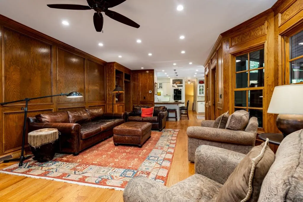 2125 Spalding Drive, Sandy Springs, Georgia 30350, 5 Bedrooms Bedrooms, ,3 BathroomsBathrooms,Residential,Sold,2125 Spalding Drive,6872453