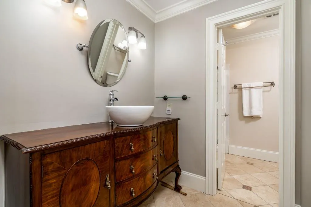 2125 Spalding Drive, Sandy Springs, Georgia 30350, 5 Bedrooms Bedrooms, ,3 BathroomsBathrooms,Residential,Sold,2125 Spalding Drive,6872453