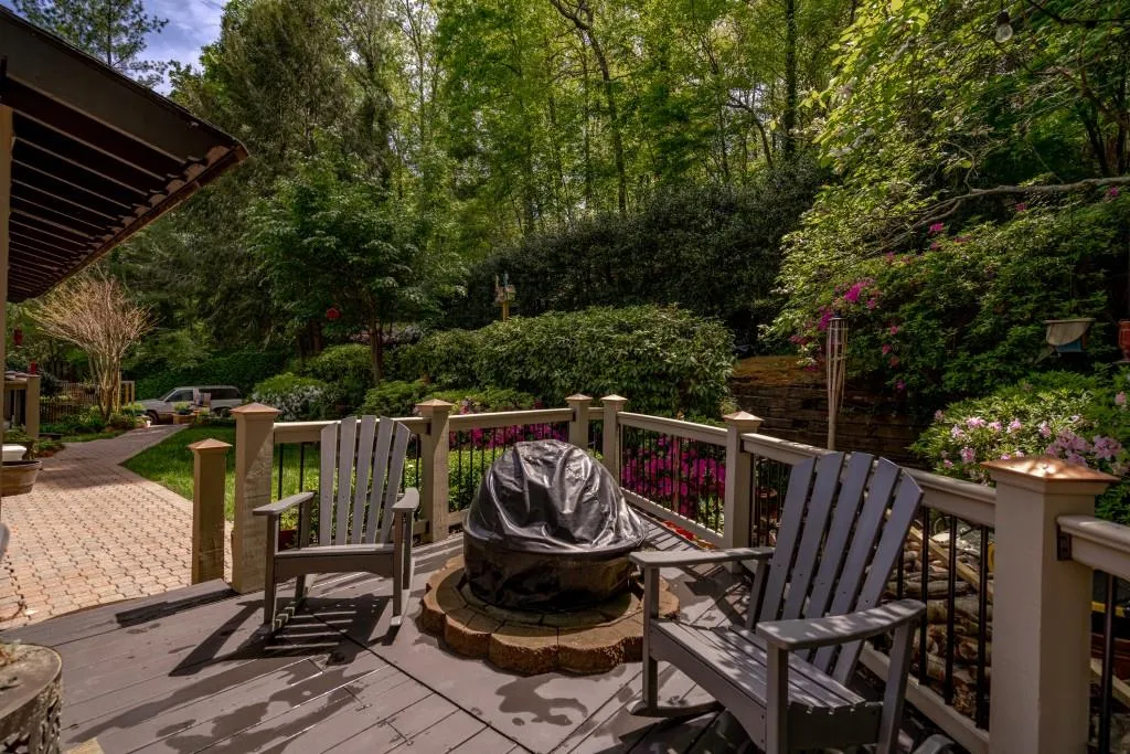 2125 Spalding Drive, Sandy Springs, Georgia 30350, 5 Bedrooms Bedrooms, ,3 BathroomsBathrooms,Residential,Sold,2125 Spalding Drive,6872453