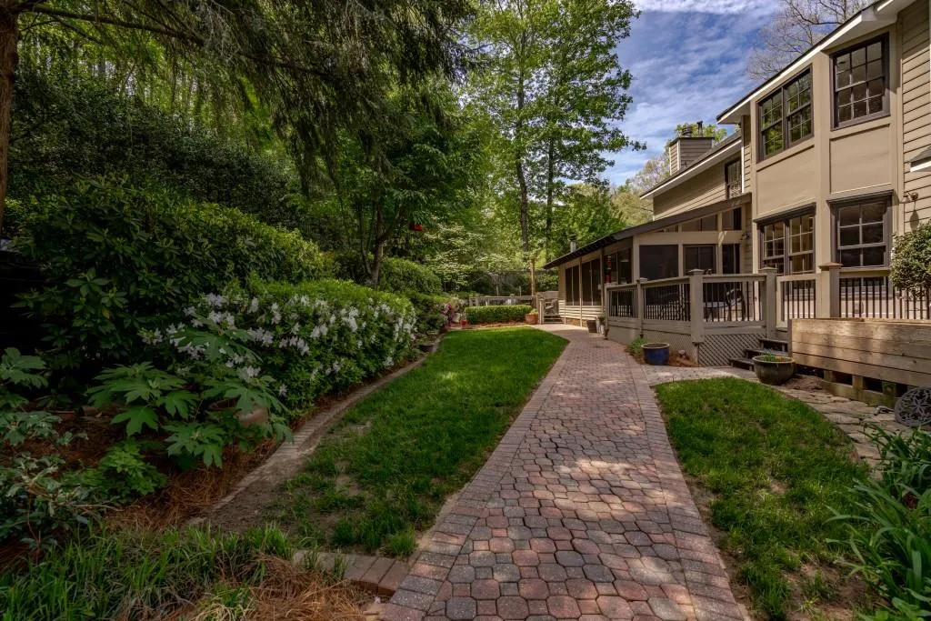 2125 Spalding Drive, Sandy Springs, Georgia 30350, 5 Bedrooms Bedrooms, ,3 BathroomsBathrooms,Residential,Sold,2125 Spalding Drive,6872453
