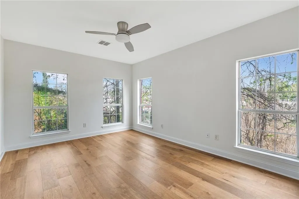 5641 Roswell Road Unit 101, Atlanta, Georgia 30342, 1 Bedroom Bedrooms, ,1 BathroomBathrooms,Residential,Sold,5641 Roswell Road Unit 101,7426254