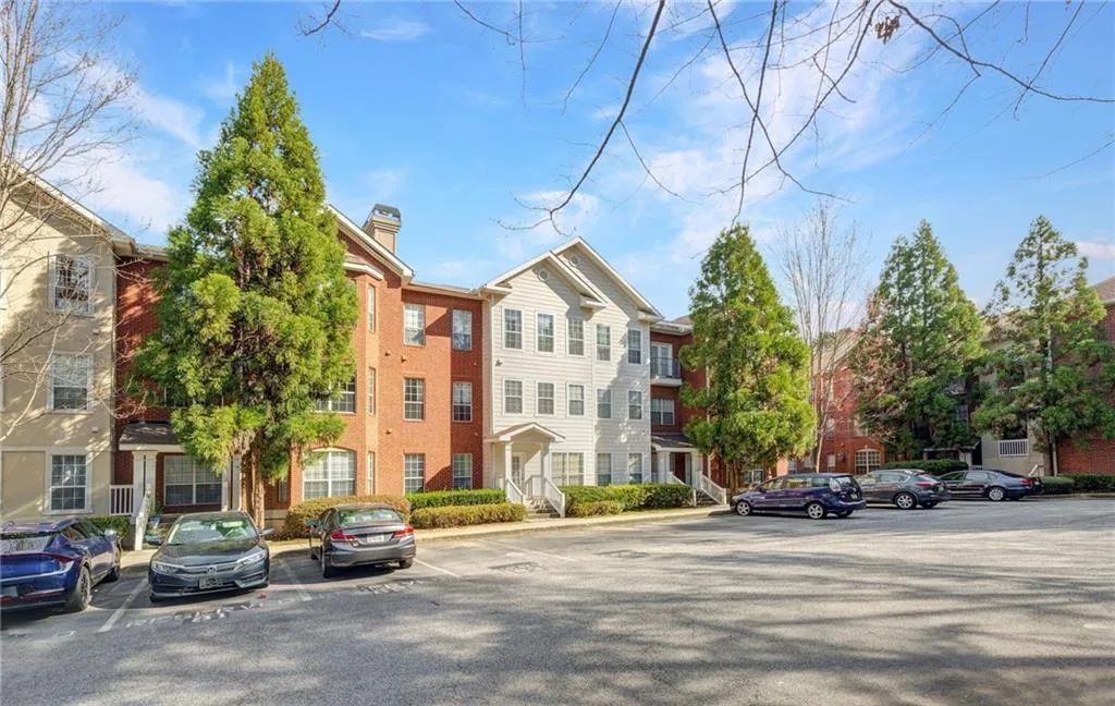 5641 Roswell Road Unit 101, Atlanta, Georgia 30342, 1 Bedroom Bedrooms, ,1 BathroomBathrooms,Residential,Sold,5641 Roswell Road Unit 101,7426254