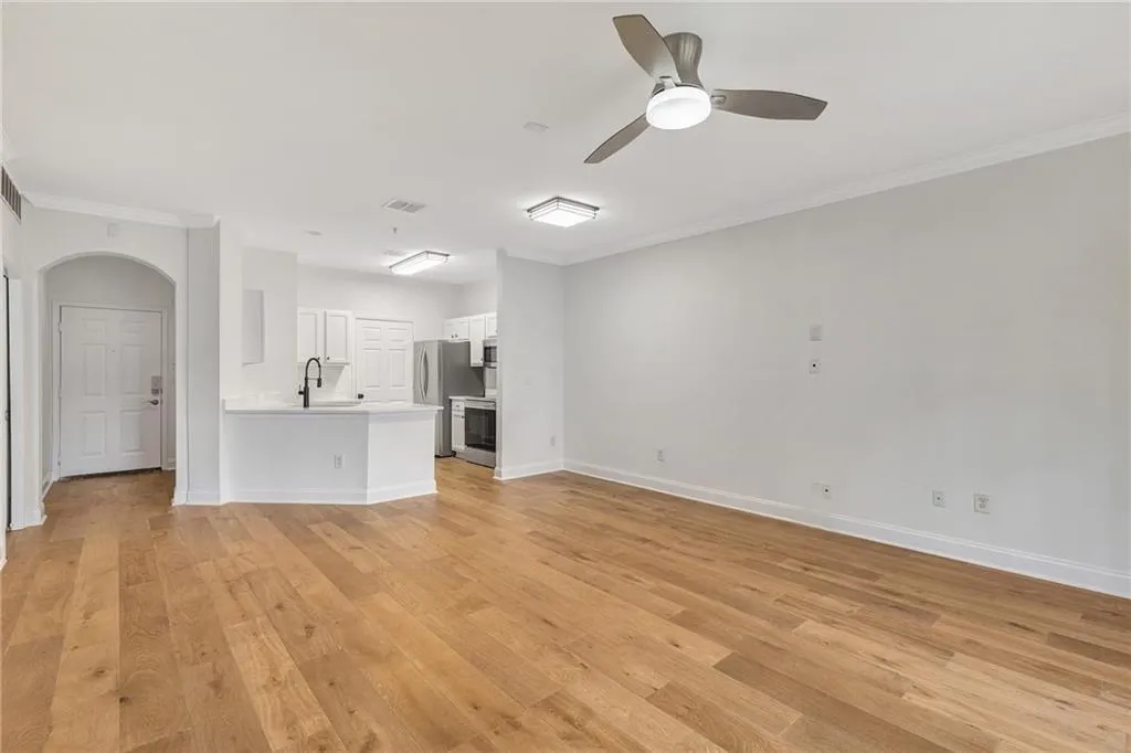 5641 Roswell Road Unit 101, Atlanta, Georgia 30342, 1 Bedroom Bedrooms, ,1 BathroomBathrooms,Residential,Sold,5641 Roswell Road Unit 101,7426254