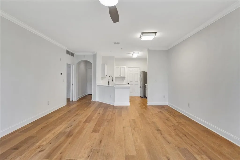 5641 Roswell Road Unit 101, Atlanta, Georgia 30342, 1 Bedroom Bedrooms, ,1 BathroomBathrooms,Residential,Sold,5641 Roswell Road Unit 101,7426254