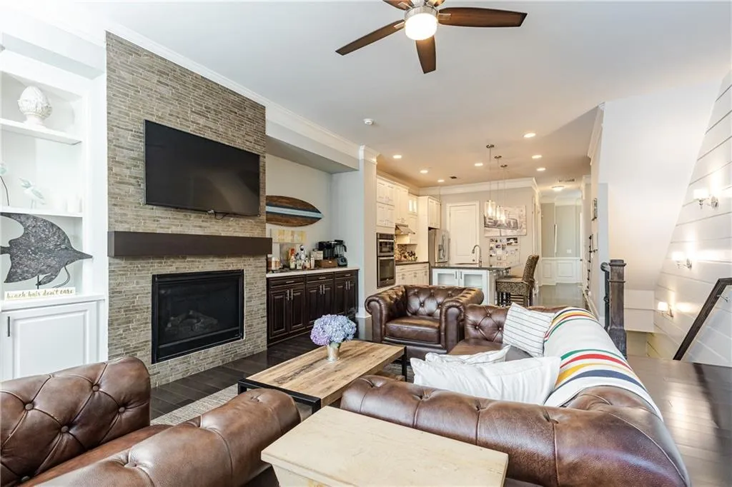 313 Alderwood Lane Unit 313, Atlanta, Georgia 30328, 3 Bedrooms Bedrooms, ,3 BathroomsBathrooms,Residential,Sold,313 Alderwood Lane Unit 313,7056951