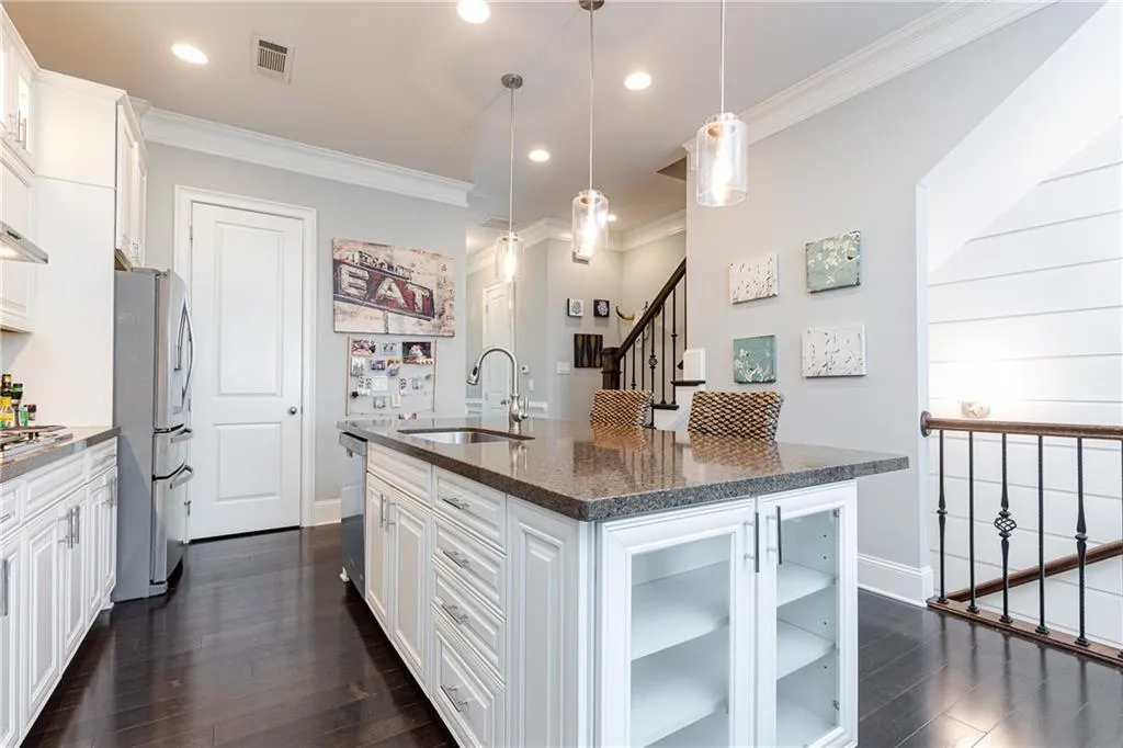 313 Alderwood Lane Unit 313, Atlanta, Georgia 30328, 3 Bedrooms Bedrooms, ,3 BathroomsBathrooms,Residential,Sold,313 Alderwood Lane Unit 313,7056951