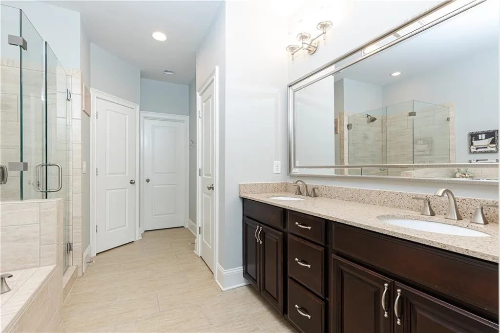 313 Alderwood Lane Unit 313, Atlanta, Georgia 30328, 3 Bedrooms Bedrooms, ,3 BathroomsBathrooms,Residential,Sold,313 Alderwood Lane Unit 313,7056951