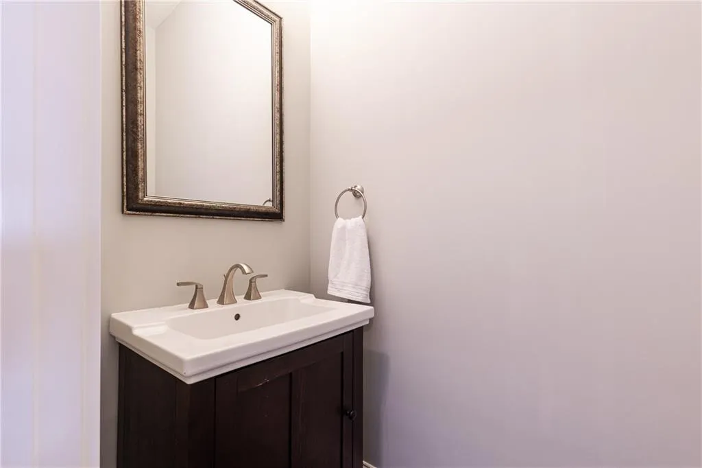 313 Alderwood Lane Unit 313, Atlanta, Georgia 30328, 3 Bedrooms Bedrooms, ,3 BathroomsBathrooms,Residential,Sold,313 Alderwood Lane Unit 313,7056951